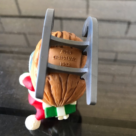 Avon Christmas Ornament 1983 Melvin P Merry Mouse Nut Shell Sled Box Vintage - Picture 9 of 10
